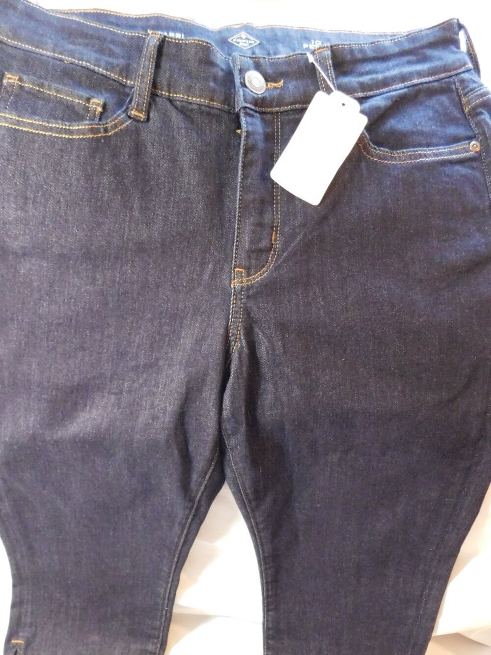 St Johns Bay Secretly Slender Capri Jeans Women's 10 Petite Dark Wash Stretch